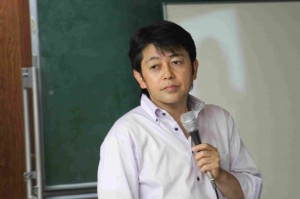 出前講座　講師の渡部宏一専務理事_