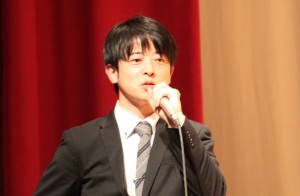 講演する大峡理事