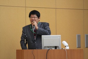 発表をおこなう満田君