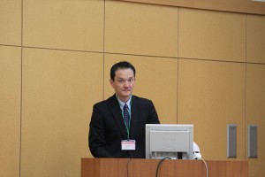 発表中の松岡君